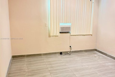 Снять в аренду виллу или дом в Норт-Майами, Флорида 2 спальни, 101.26м2, № 2245057 - фото 16
