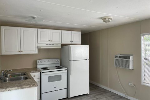 Commercial property in Largo, Florida 440 bedrooms, 9.29 sq.m. № 1873317 - photo 21