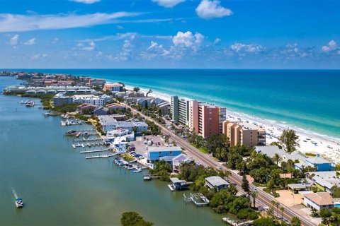 Commercial property in Largo, Florida 440 bedrooms, 9.29 sq.m. № 1873317 - photo 24