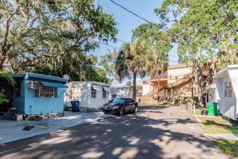 Commercial property in Largo, Florida 440 bedrooms, 9.29 sq.m. № 1873317 - photo 12