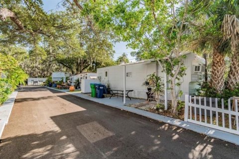 Commercial property in Largo, Florida 440 bedrooms, 9.29 sq.m. № 1873317 - photo 14