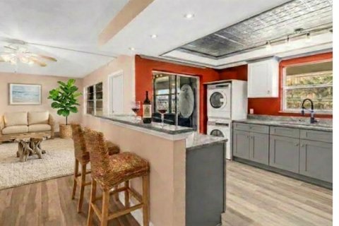 Купить кондоминиум в Сент-Питерсберг, Флорида 7 комнат, 98.48м2, № 2209523 - фото 7