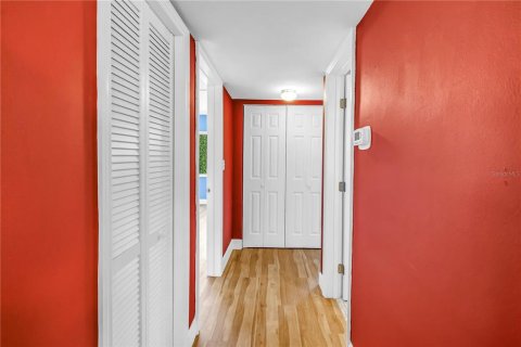 Купить кондоминиум в Сент-Питерсберг, Флорида 7 комнат, 98.48м2, № 2209523 - фото 27