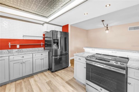 Купить кондоминиум в Сент-Питерсберг, Флорида 7 комнат, 98.48м2, № 2209523 - фото 10
