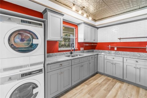 Купить кондоминиум в Сент-Питерсберг, Флорида 7 комнат, 98.48м2, № 2209523 - фото 11