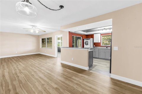 Купить кондоминиум в Сент-Питерсберг, Флорида 7 комнат, 98.48м2, № 2209523 - фото 15