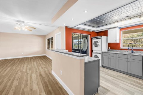 Купить кондоминиум в Сент-Питерсберг, Флорида 7 комнат, 98.48м2, № 2209523 - фото 8
