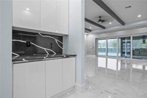 Casa en alquiler en Eustis, Florida, 5 dormitorios, 455.59 m2 № 1908497 - foto 10