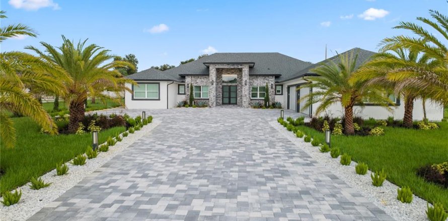 Casa en Eustis, Florida 5 dormitorios, 455.59 m2 № 1908497