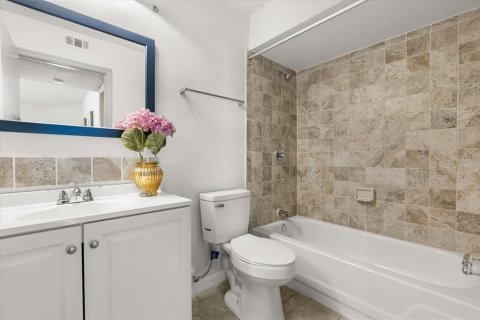 Condo in Orlando, Florida, 1 bedroom № 2094547 - photo 17