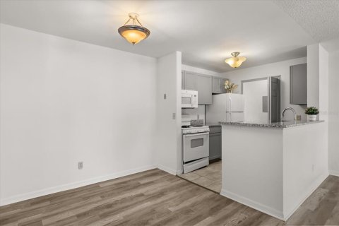 Condo in Orlando, Florida, 1 bedroom № 2094547 - photo 5