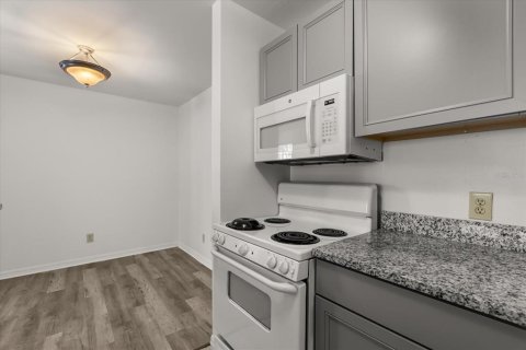 Condo in Orlando, Florida, 1 bedroom № 2094547 - photo 12