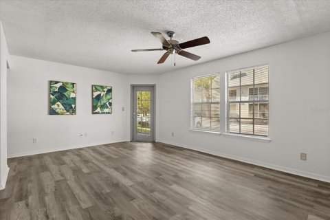 Condo in Orlando, Florida, 1 bedroom № 2094547 - photo 8