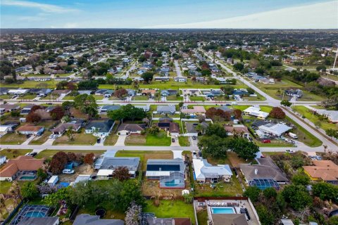 House in Saint Lucie, Florida 3 bedrooms, 144.18 sq.m. № 2166274 - photo 5