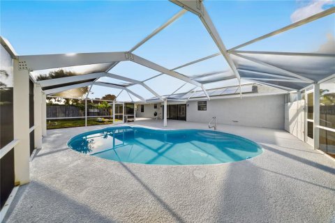 House in Saint Lucie, Florida 3 bedrooms, 144.18 sq.m. № 2166274 - photo 24