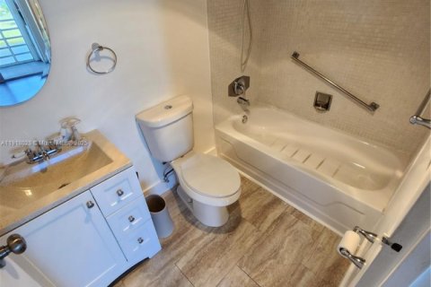 Condominio en venta en Delray Beach, Florida, 1 dormitorio, 66.89 m2 № 2018467 - foto 20