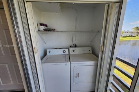 Condominio en Delray Beach, Florida, 1 dormitorio  № 2018467