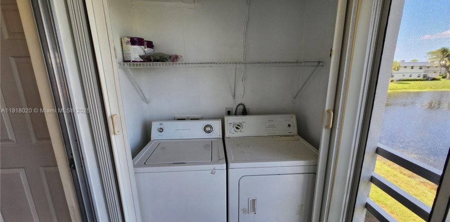 Condominio en Delray Beach, Florida, 1 dormitorio  № 2018467