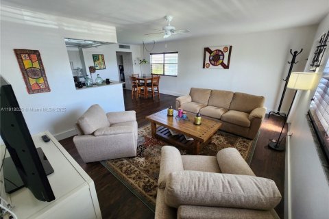 Condominio en venta en Delray Beach, Florida, 1 dormitorio, 66.89 m2 № 2018467 - foto 4