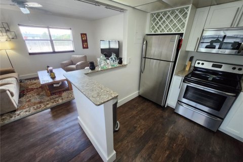 Condominio en venta en Delray Beach, Florida, 1 dormitorio, 66.89 m2 № 2018467 - foto 12