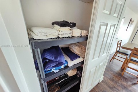 Condominio en venta en Delray Beach, Florida, 1 dormitorio, 66.89 m2 № 2018467 - foto 15