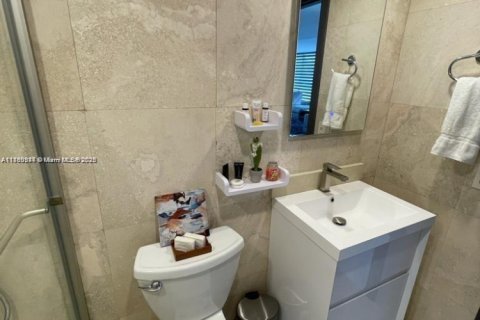 Condominio en venta en Hallandale Beach, Florida, 2 dormitorios, 126.35 m2 № 1889396 - foto 23