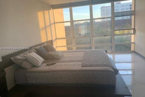 Condominio en venta en Hallandale Beach, Florida, 2 dormitorios, 126.35 m2 № 1889396 - foto 25