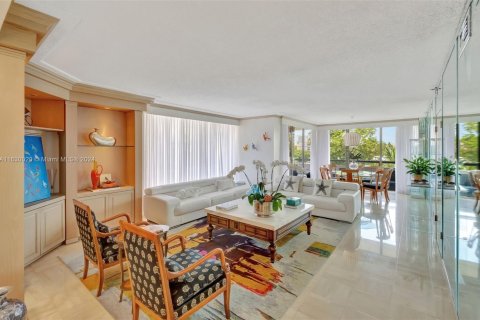 Condo in Aventura, Florida, 2 bedrooms  № 1603801 - photo 1