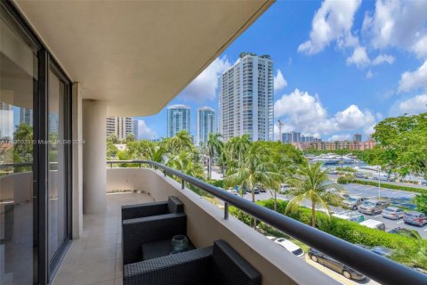 Condo in Aventura, Florida, 2 bedrooms  № 1603801 - photo 2