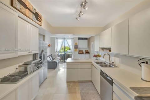 Condo in Aventura, Florida, 2 bedrooms  № 1603801 - photo 9