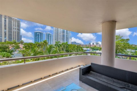 Condo in Aventura, Florida, 2 bedrooms  № 1603801 - photo 3