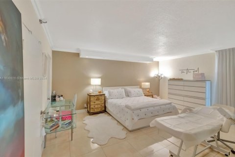 Condo in Aventura, Florida, 2 bedrooms  № 1603801 - photo 18