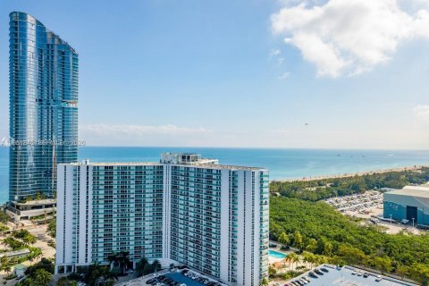Condominio en venta en Sunny Isles Beach, Florida, 2 dormitorios, 141.3 m2 № 2008677 - foto 22