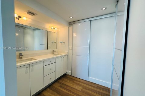 Condominio en venta en Sunny Isles Beach, Florida, 2 dormitorios, 141.3 m2 № 2008677 - foto 18