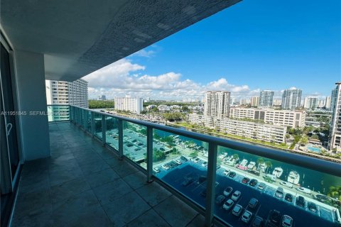 Condominio en venta en Sunny Isles Beach, Florida, 2 dormitorios, 141.3 m2 № 2008677 - foto 9