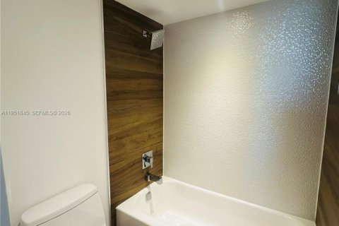 Condominio en venta en Sunny Isles Beach, Florida, 2 dormitorios, 141.3 m2 № 2008677 - foto 16