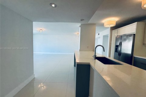 Condominio en venta en Sunny Isles Beach, Florida, 2 dormitorios, 141.3 m2 № 2008677 - foto 19