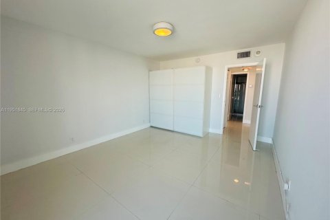 Condominio en venta en Sunny Isles Beach, Florida, 2 dormitorios, 141.3 m2 № 2008677 - foto 12
