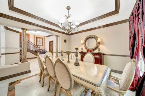 House in Miramar, Florida 6 bedrooms, 348.38 sq.m. № 1857260 - photo 13