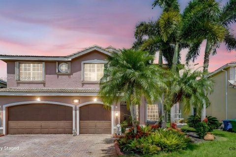 House in Miramar, Florida 6 bedrooms, 348.38 sq.m. № 1857260 - photo 1
