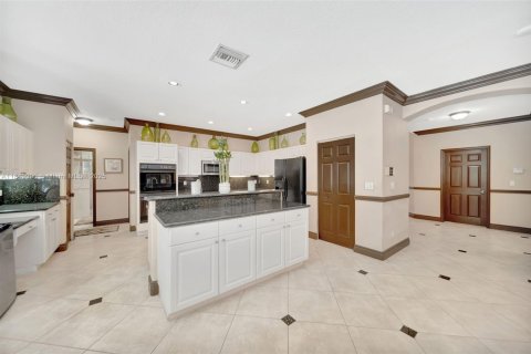 House in Miramar, Florida 6 bedrooms, 348.38 sq.m. № 1857260 - photo 16