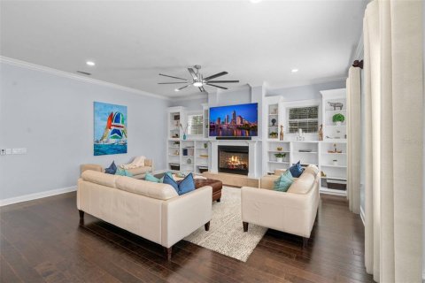 House in Tampa, Florida 4 bedrooms, 389.82 sq.m. № 1426458 - photo 18