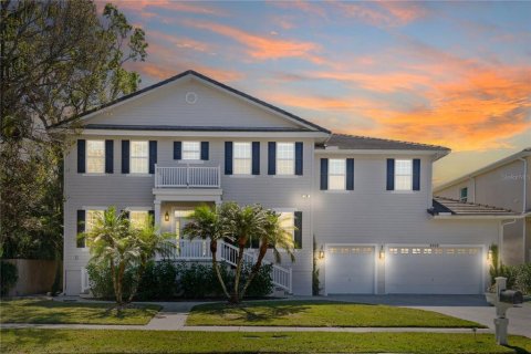 House in Tampa, Florida 4 bedrooms, 389.82 sq.m. № 1426458 - photo 2