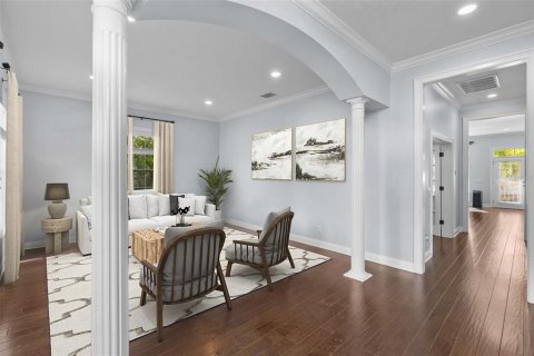 House in Tampa, Florida 4 bedrooms, 389.82 sq.m. № 1426458 - photo 5