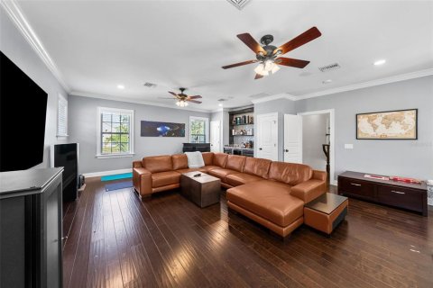 House in Tampa, Florida 4 bedrooms, 389.82 sq.m. № 1426458 - photo 25