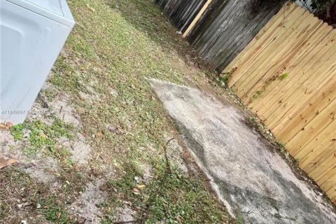 House in Fort Lauderdale, Florida 3 bedrooms, 214.42 sq.m. № 1961157 - photo 12