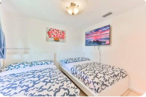 House in Fort Lauderdale, Florida 3 bedrooms, 214.42 sq.m. № 1961157 - photo 8