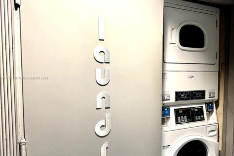 Купить кондоминиум в Майами-Бич, Флорида 1 спальня, 38.09м2, № 1984842 - фото 23