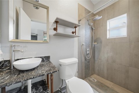 House in Miami, Florida 3 bedrooms, 170.75 sq.m. № 1989676 - photo 20