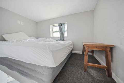 House in Miami, Florida 3 bedrooms, 170.75 sq.m. № 1989676 - photo 19